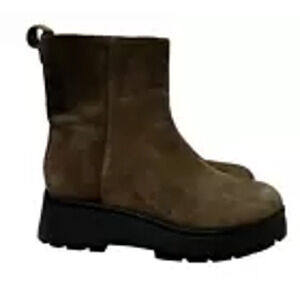 NEW Vince Camuto Neframes Army Green Leather Round Toe Chelsea Boot Size 8M